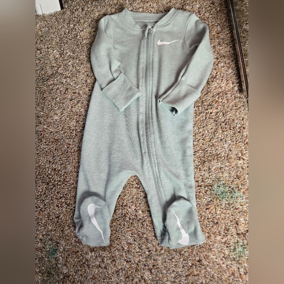 Nike baby Footie 3 month Green - Picture 2 of 5